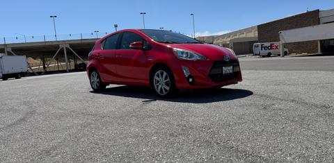 Toyota Prius c 2016