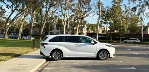 Toyota Sienna 2025