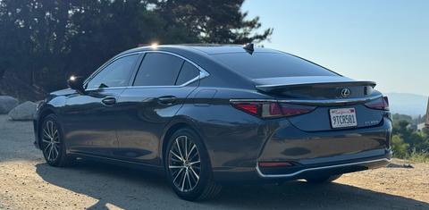Lexus ES 2025