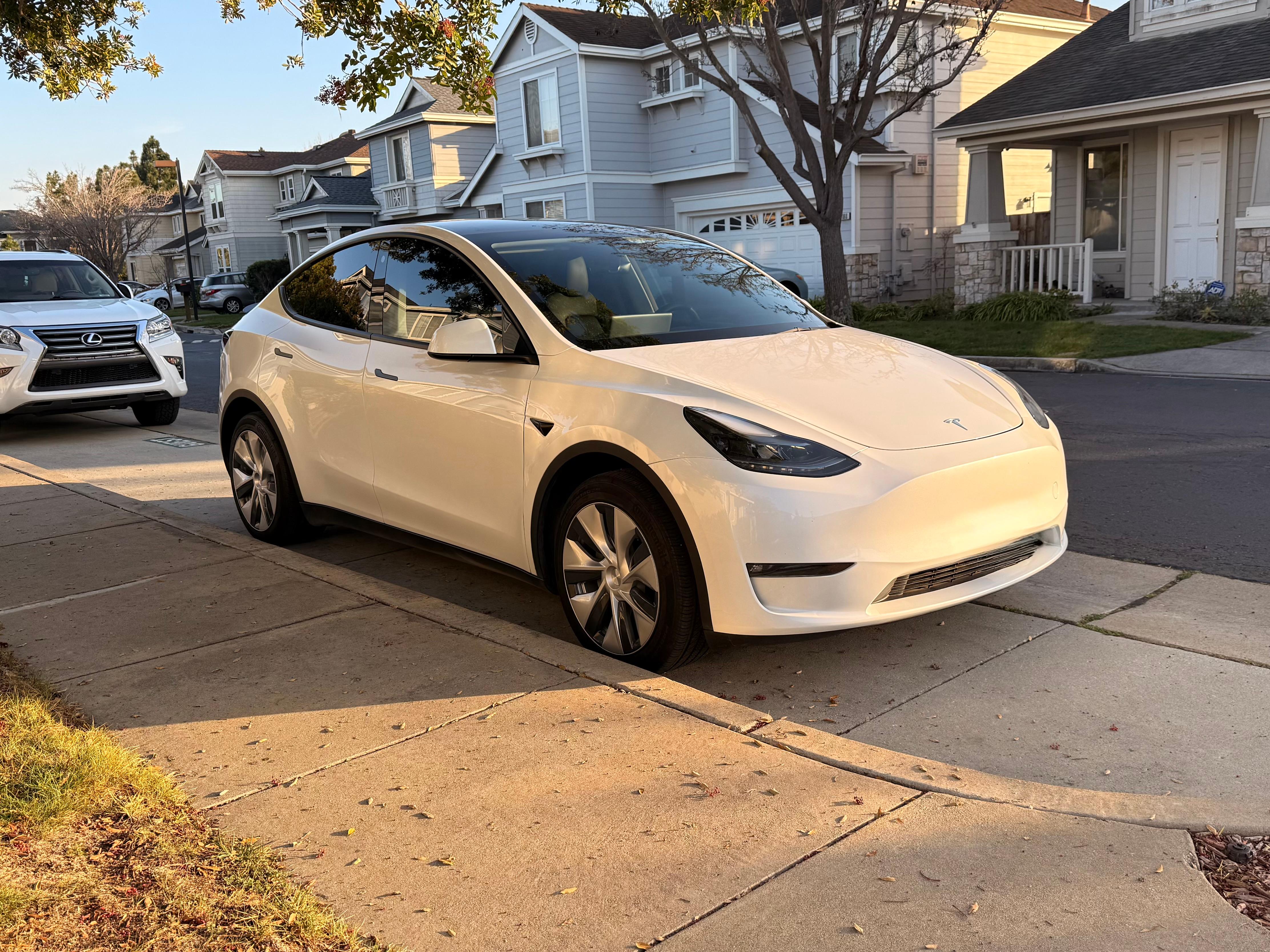 Tesla Model Y 2023 in Redwood City, CA