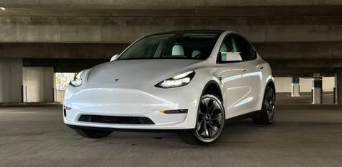 Tesla Model Y 2024