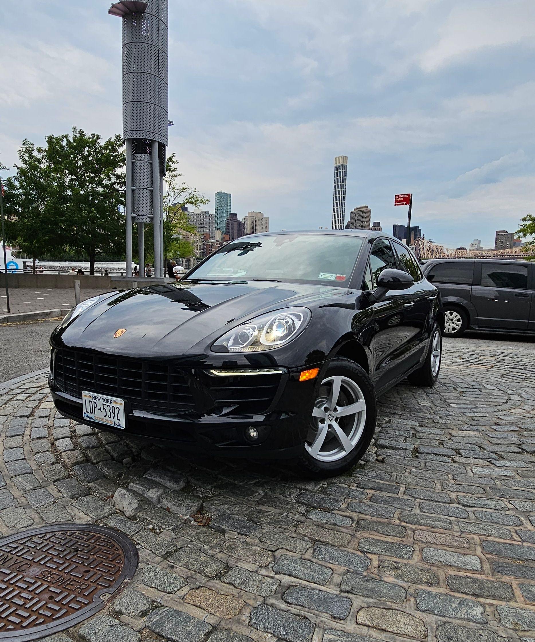 Porsche Macan 2017 in Long Island City, NY