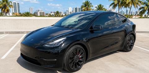Tesla Model Y 2024
