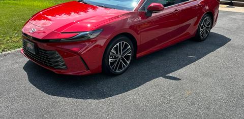 Toyota Camry Hybrid 2025