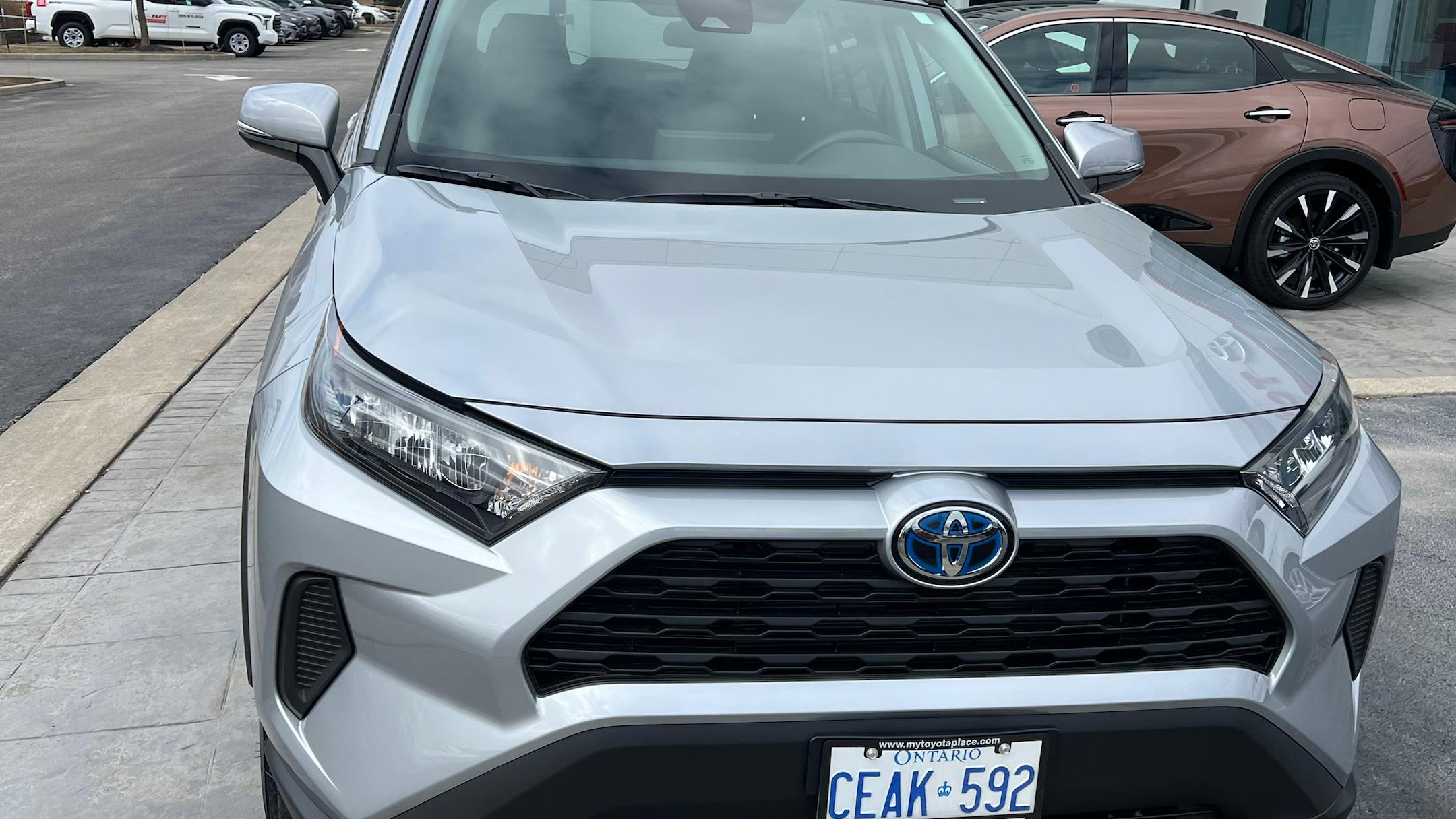 Toyota RAV4 Hybrid 2024 in Hamilton, ON