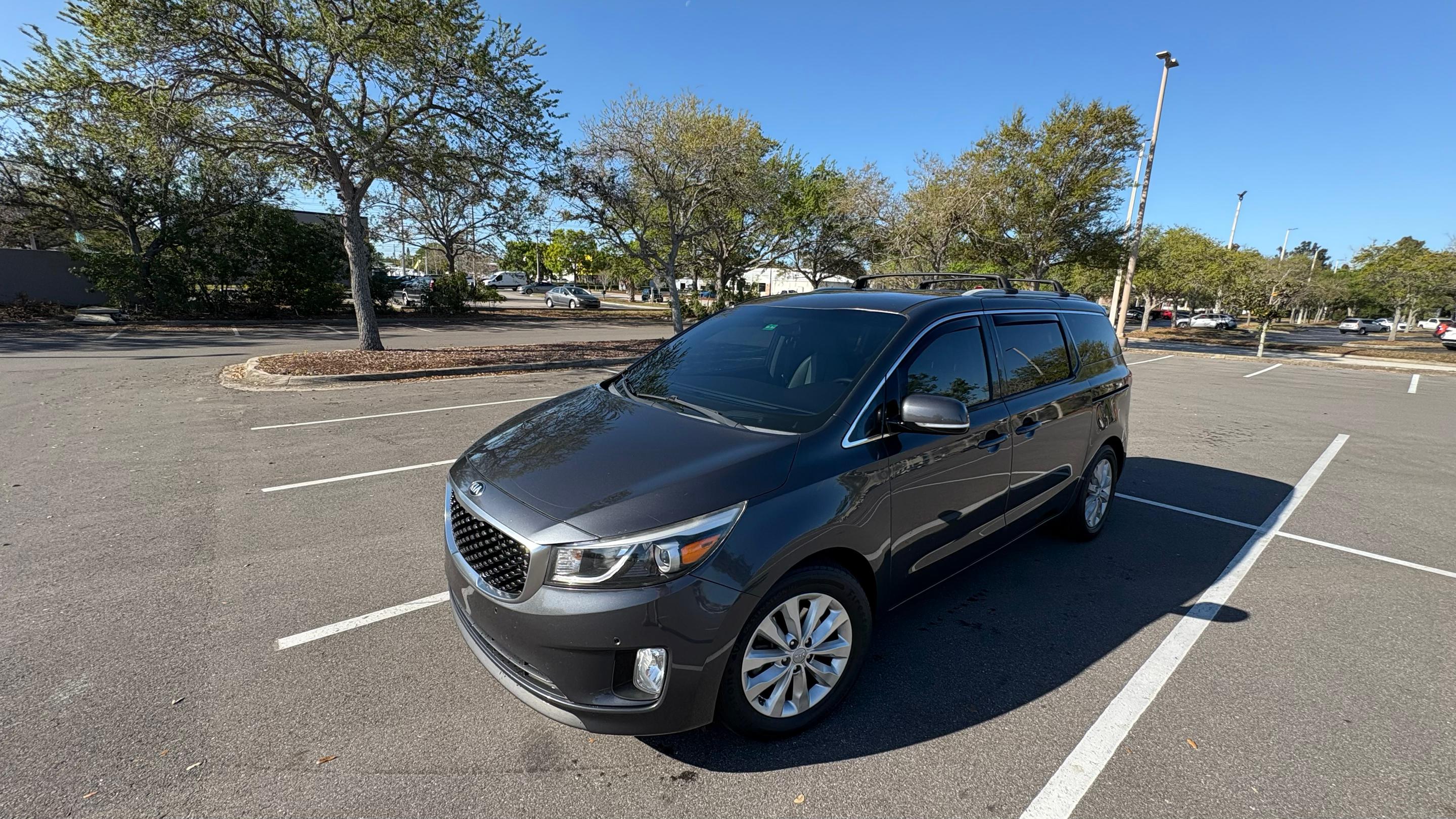Kia Sedona 2017 in Pinellas Park, FL