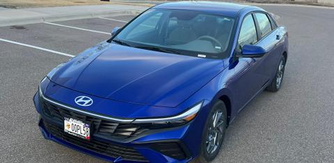 Hyundai Elantra 2024