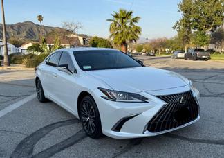 Lexus ES car