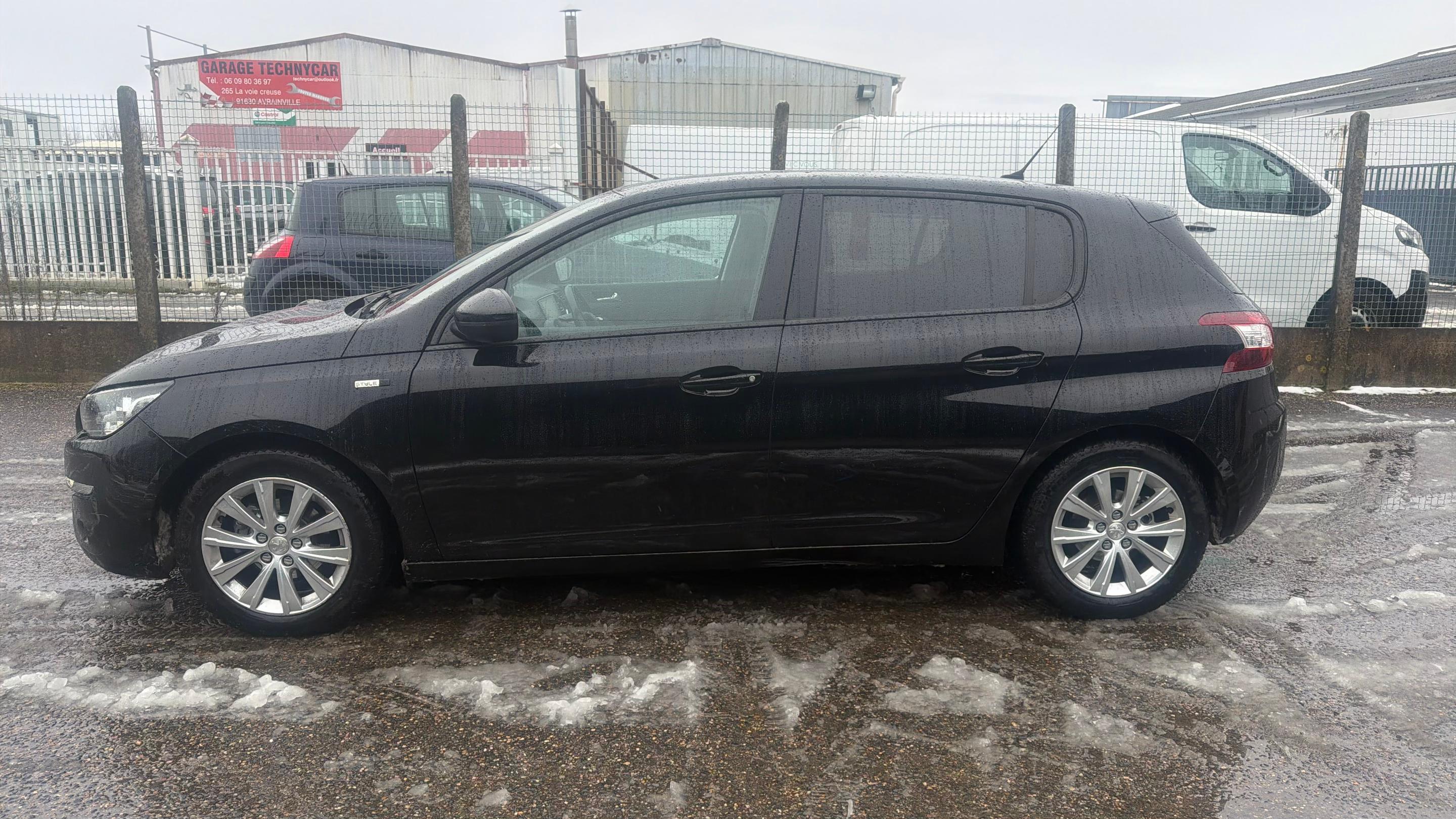 Peugeot 308 2016 à Arpajon