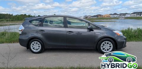 Toyota Prius v 2013