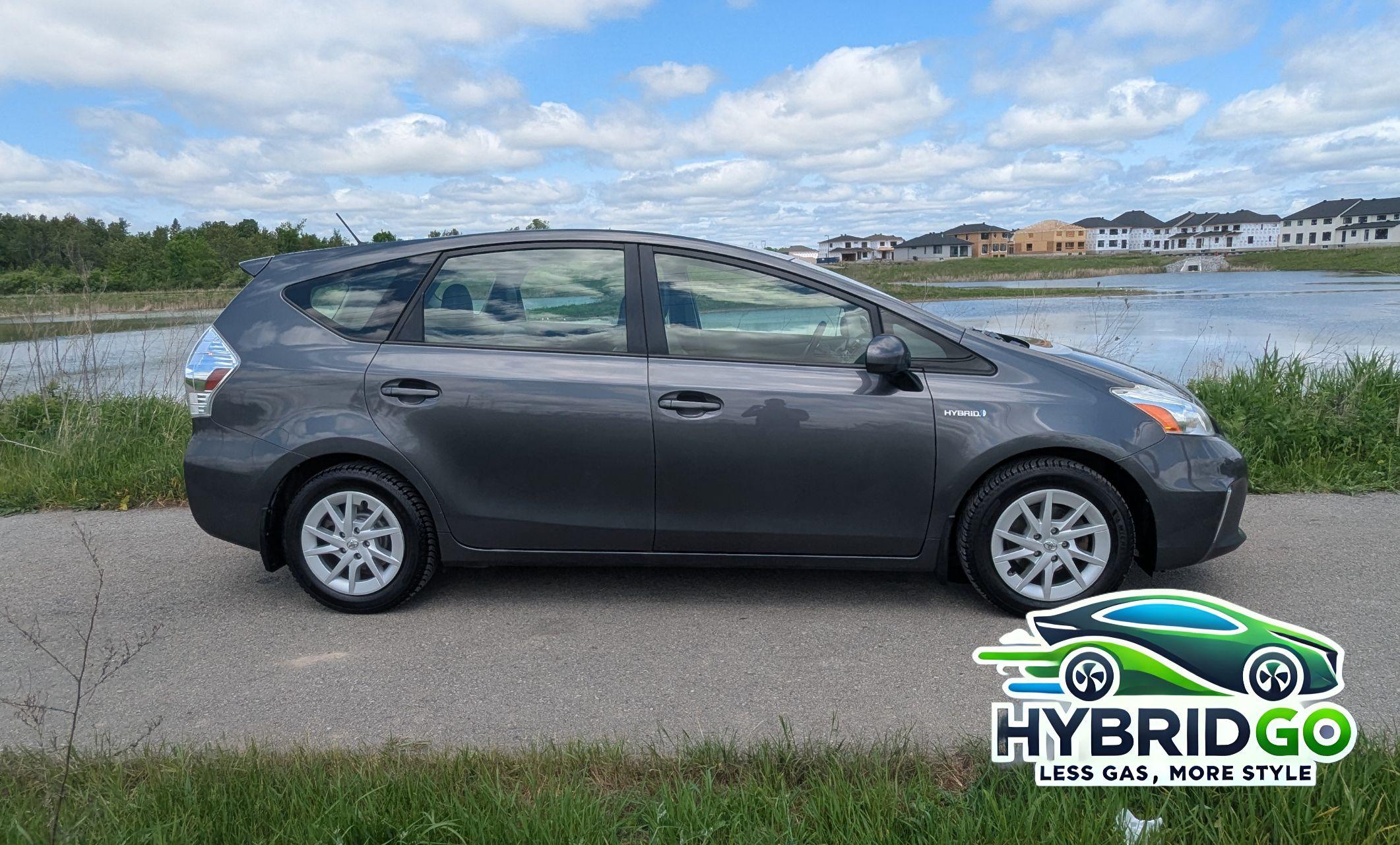 Toyota Prius v 2013 à 