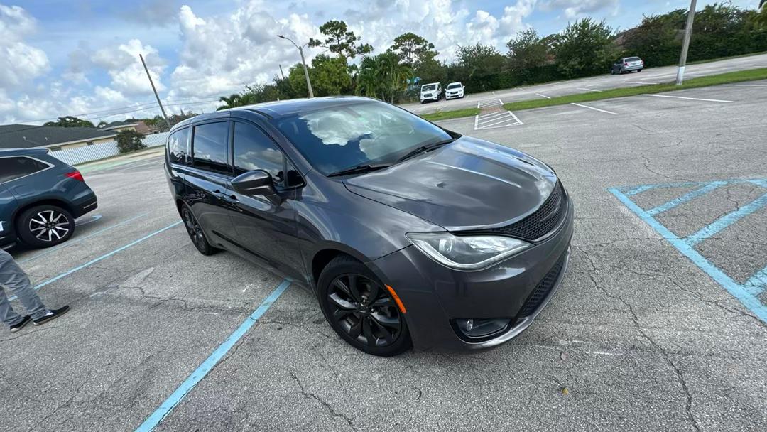 Chrysler Pacifica 2020 in Lake Worth, FL