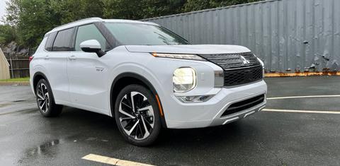 Mitsubishi Outlander PHEV 2023