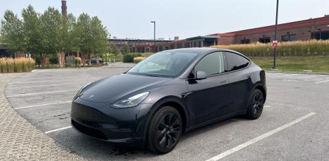 Tesla Model Y 2024