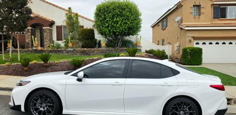 Toyota Camry Hybrid 2026
