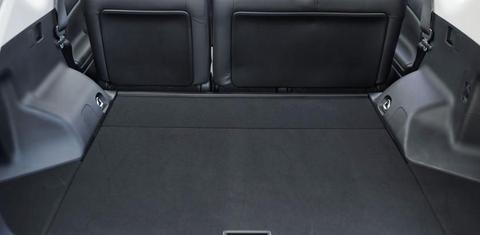 Toyota Prius v 2016