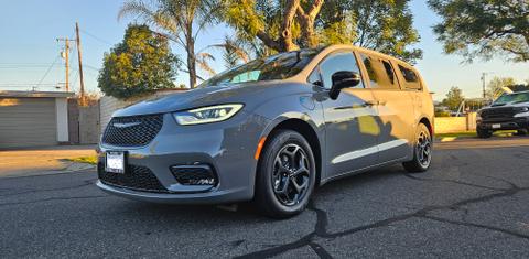 Chrysler Pacifica 2023
