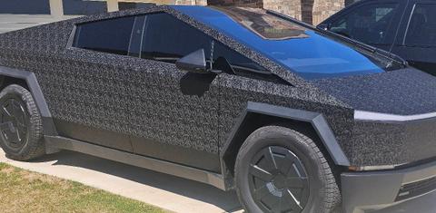 Tesla Cybertruck 2025