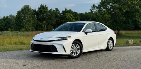 Toyota Camry Hybrid 2025