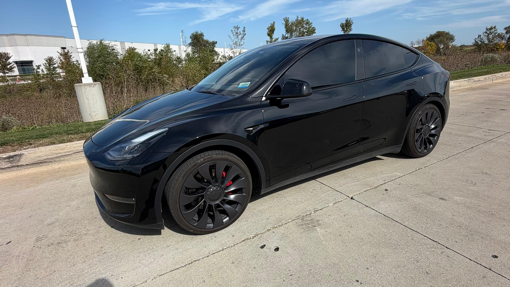 Tesla Model Y 2025 in Hazel Crest, IL