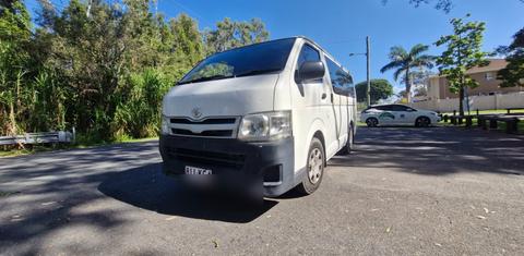 Toyota HIACE 2014