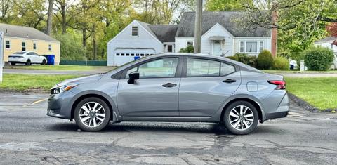 Nissan Versa 2024