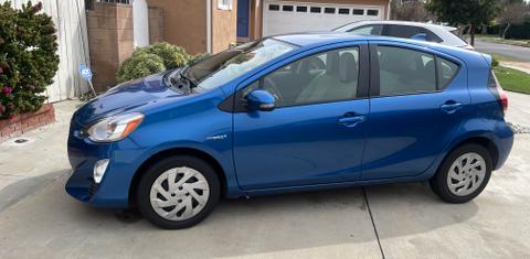 Toyota Prius c 2016