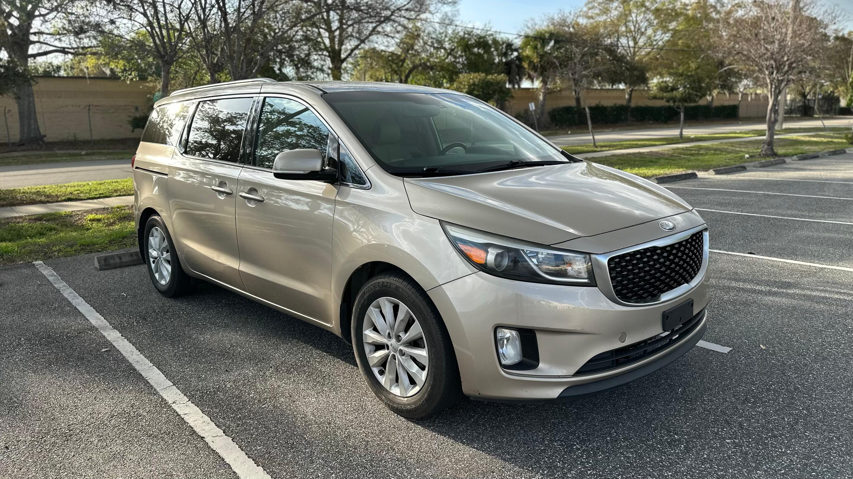 Kia Sedona 2015 in 