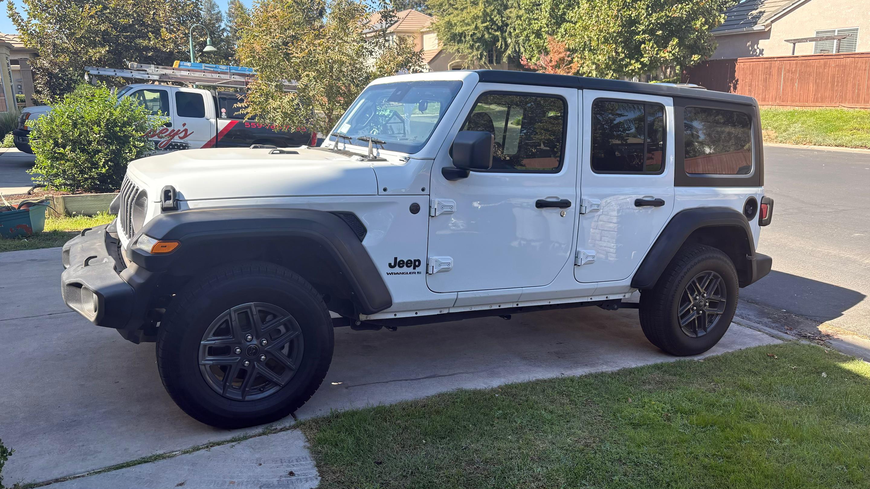 Jeep Wrangler 2024 in Clovis, CA