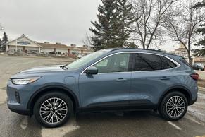 Ford Escape PHEV 2026 in Calgary
