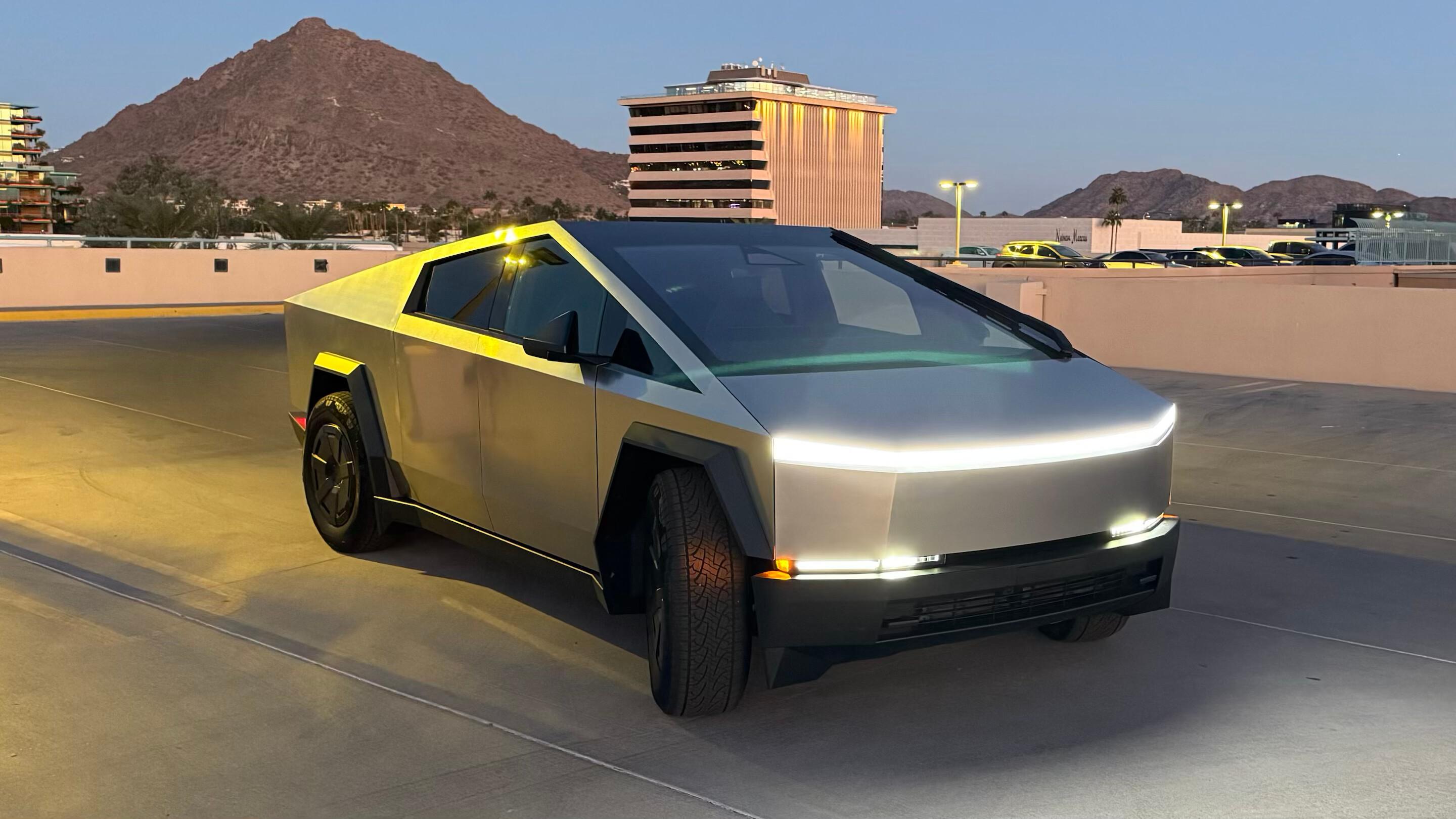 Tesla Cybertruck 2024 in Phoenix, AZ
