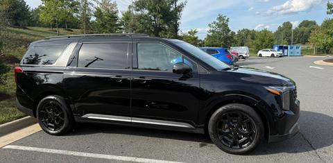 Kia Carnival Hybrid 2026