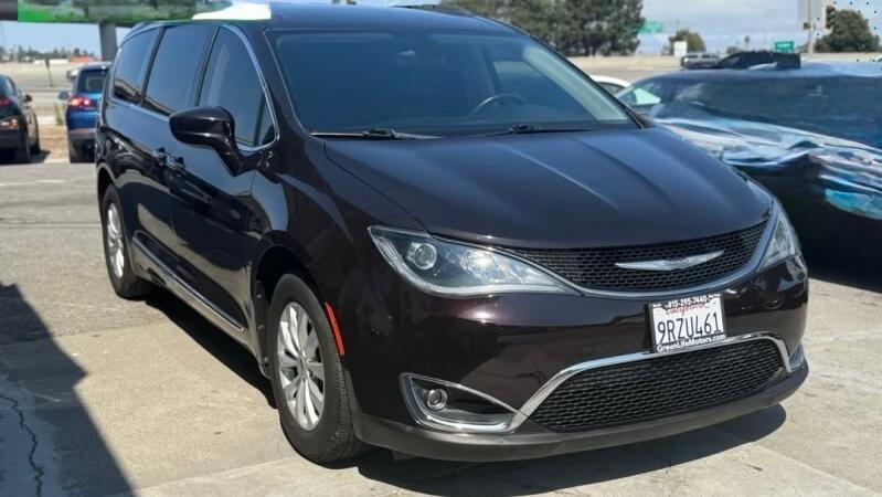 Chrysler Pacifica 2017 in 