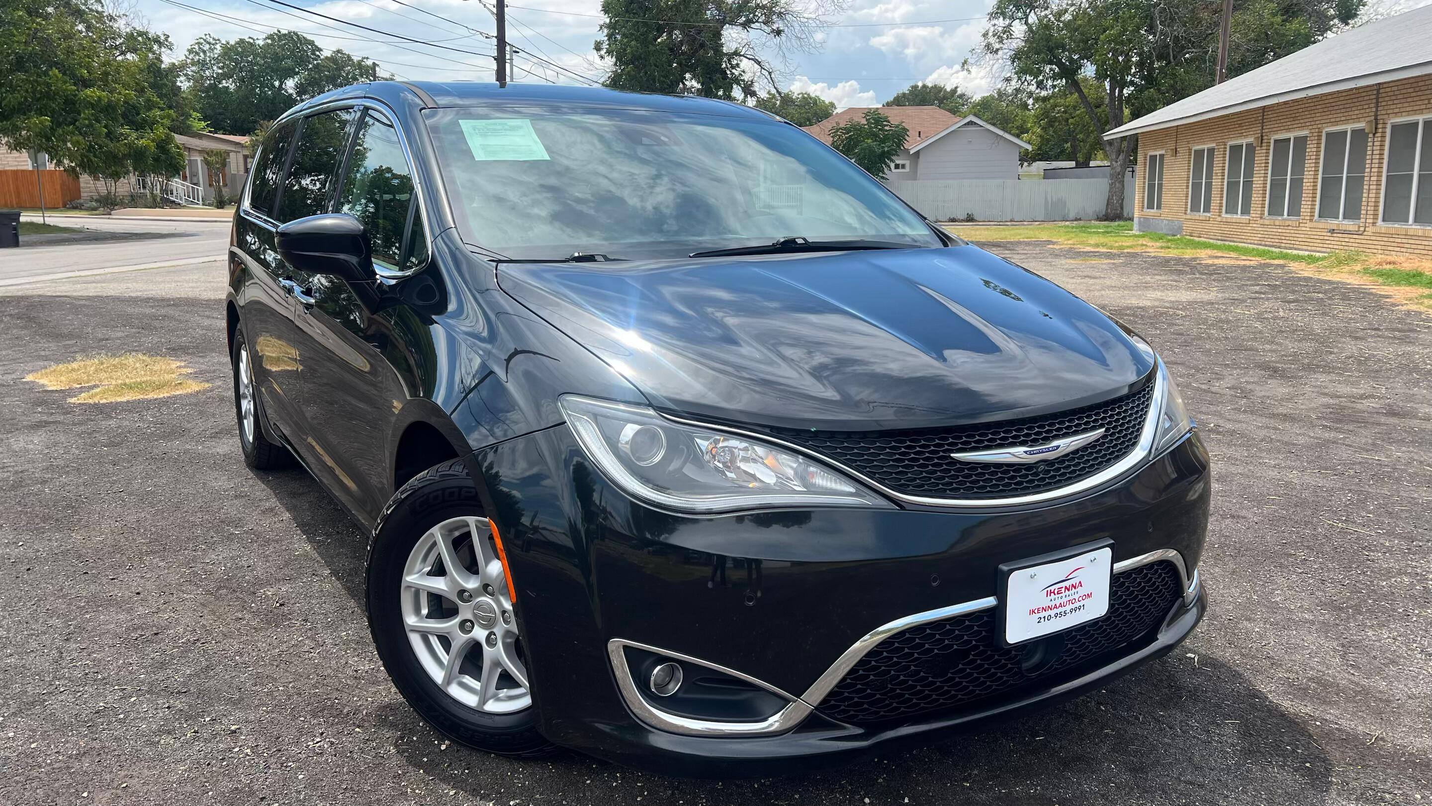 Chrysler Pacifica 2020 in San Antonio, TX