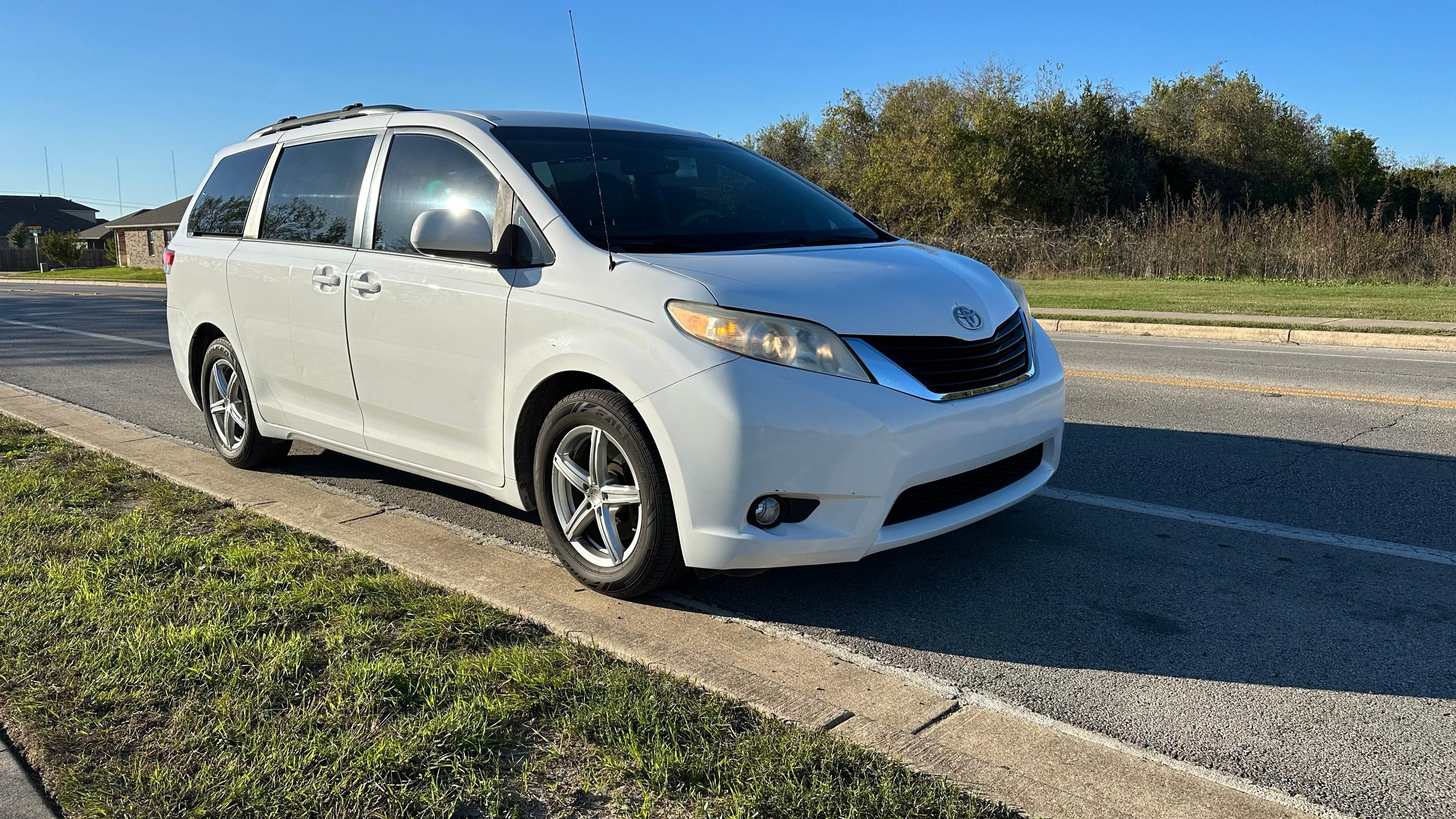 Toyota Sienna 2013 in Austin, TX