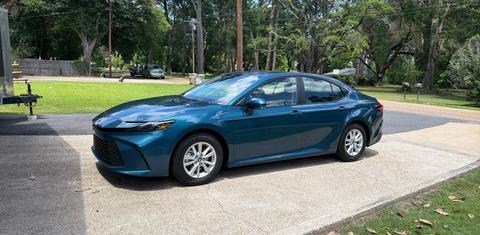 Toyota Camry Hybrid 2026