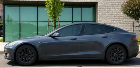 Tesla Model S 2016