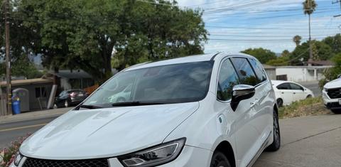 Chrysler Pacifica 2023