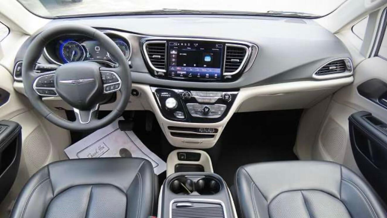Chrysler Pacifica 2022 in Worcester, MA