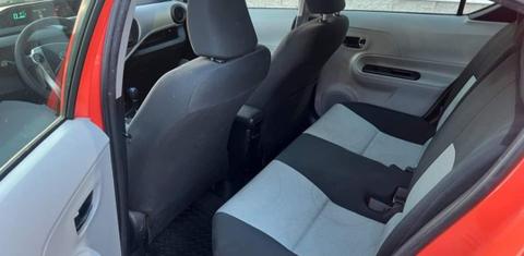 Toyota Prius c 2012