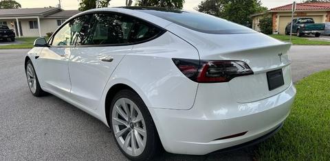 Tesla Model 3 2022