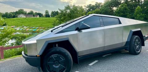 Tesla Cybertruck 2025