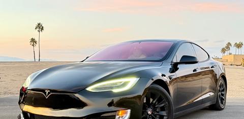 Tesla Model S 2020
