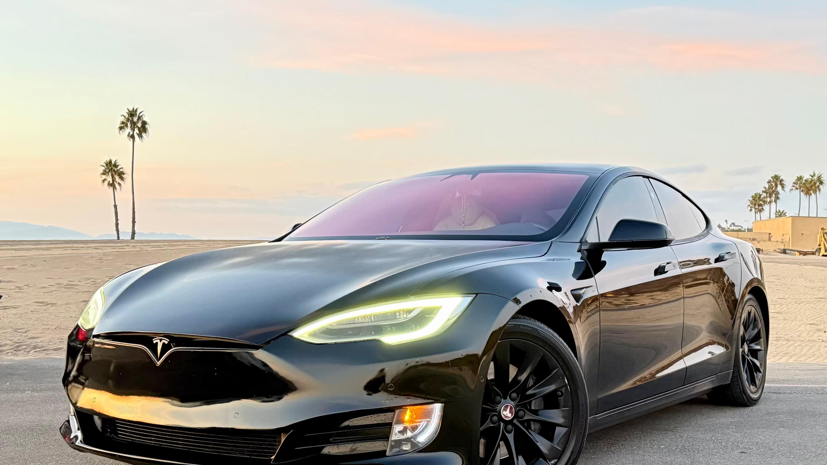 Tesla Model S 2020 in 