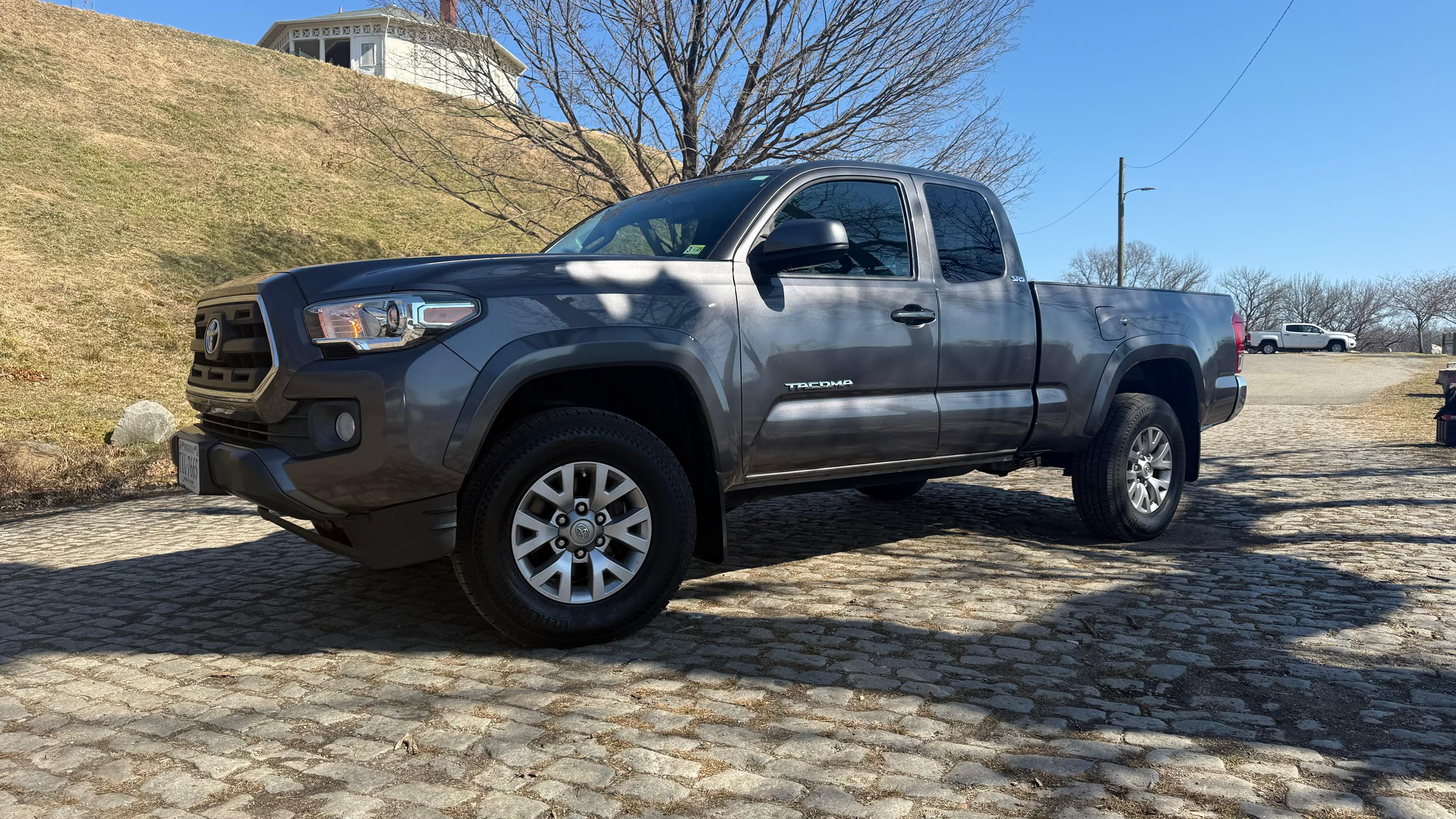 Toyota Tacoma 2016 in Richmond, VA