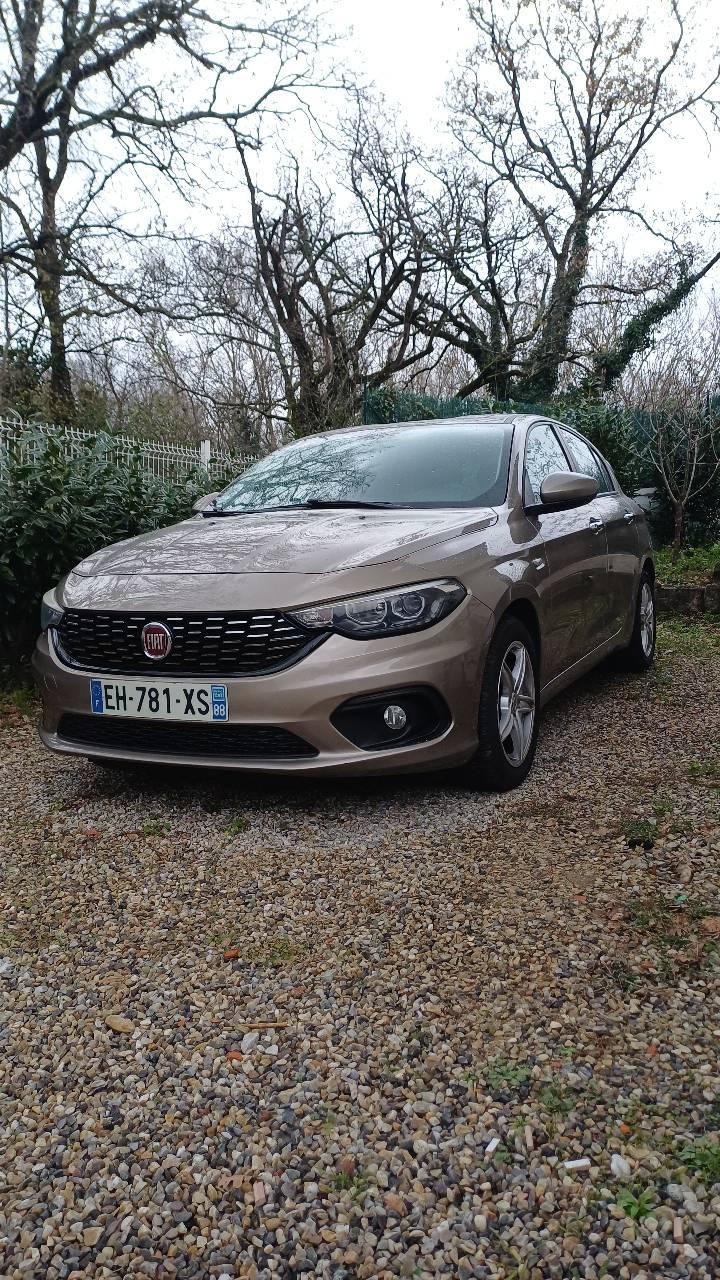 FIAT TIPO 2016 à Grigny-sur-Rhône