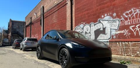 Tesla Model Y 2024