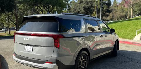 Kia Carnival Hybrid 2025