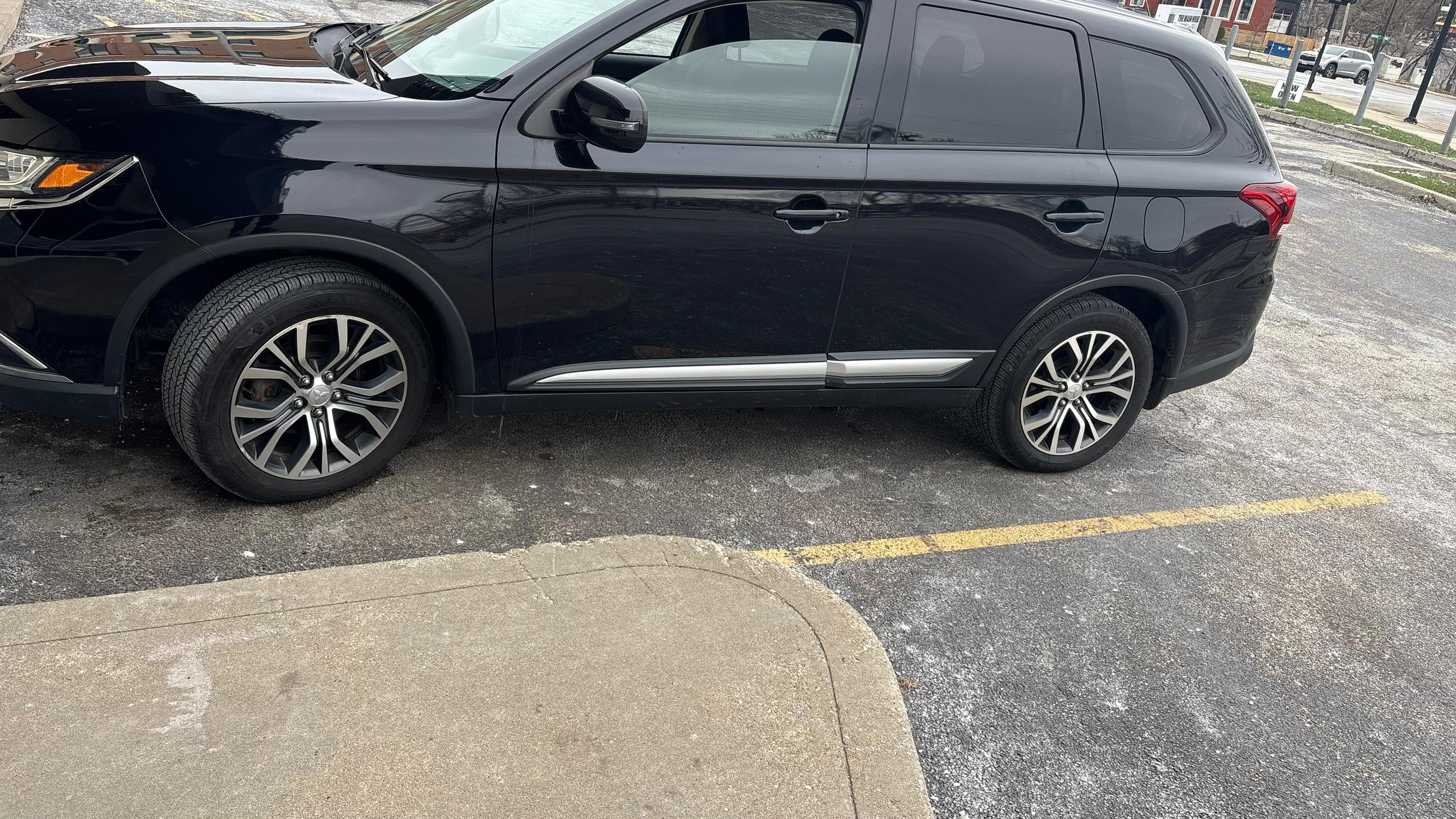 Mitsubishi Outlander 2017 in 
