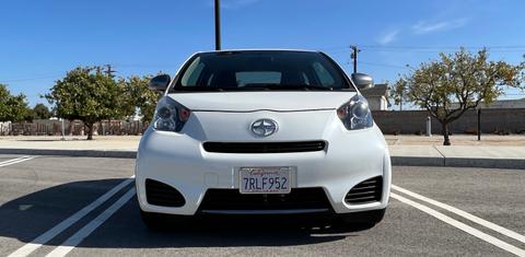 Scion iQ 2012